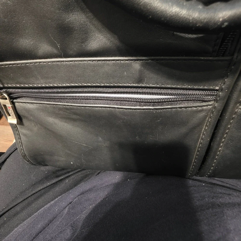 Solo New York Black Leather Laptop Briefcase Messenger Bag Multi-Pocket Travel